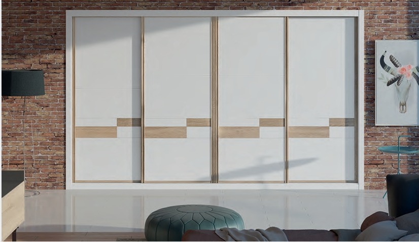 VELARI Flow Origin — armario corredero de cuatro puertas blanco con detalle en roble