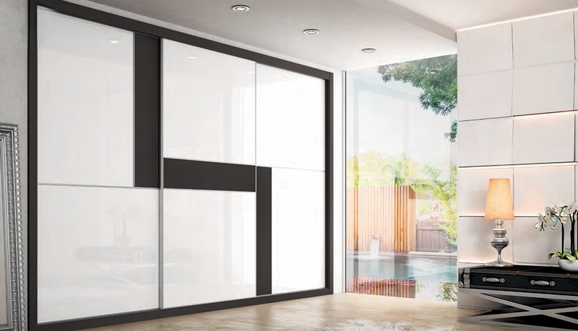 Velari Compact Armoni: corredera en cristal blanco con perfiles gris seda
